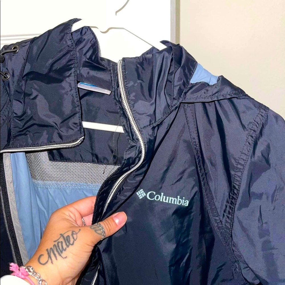 Columbia wind breaker